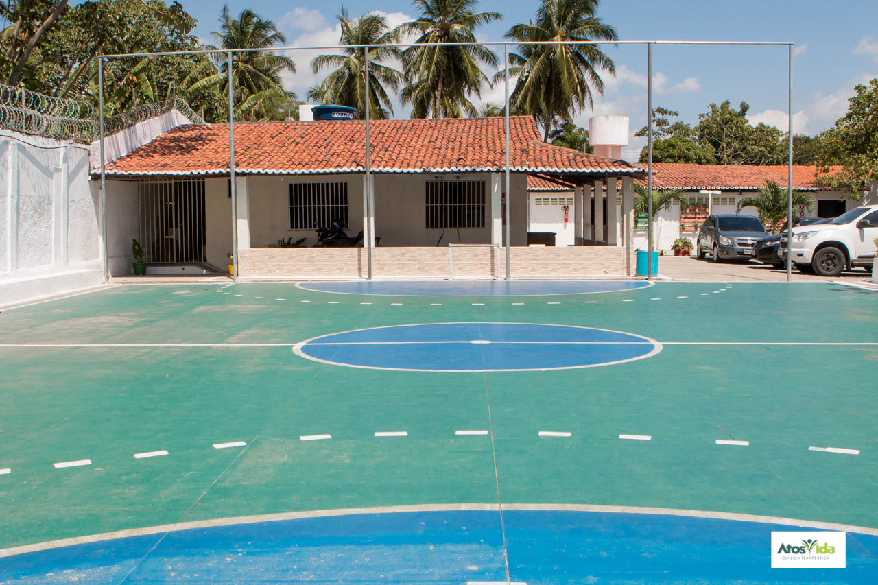 Quadra poliesportiva da Clínica Especializada Atos Vida